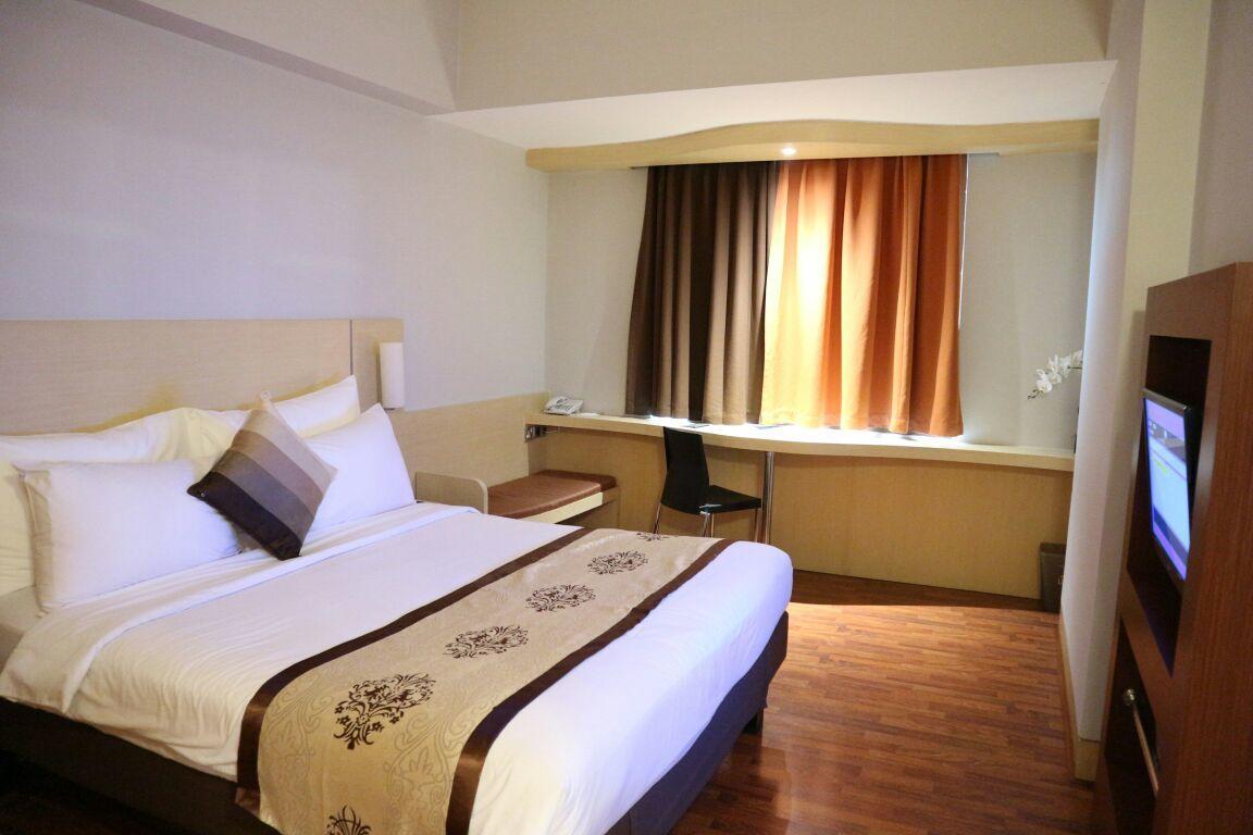 Hotel Horison Arcadia Mangga Dua Yakarta Exterior foto
