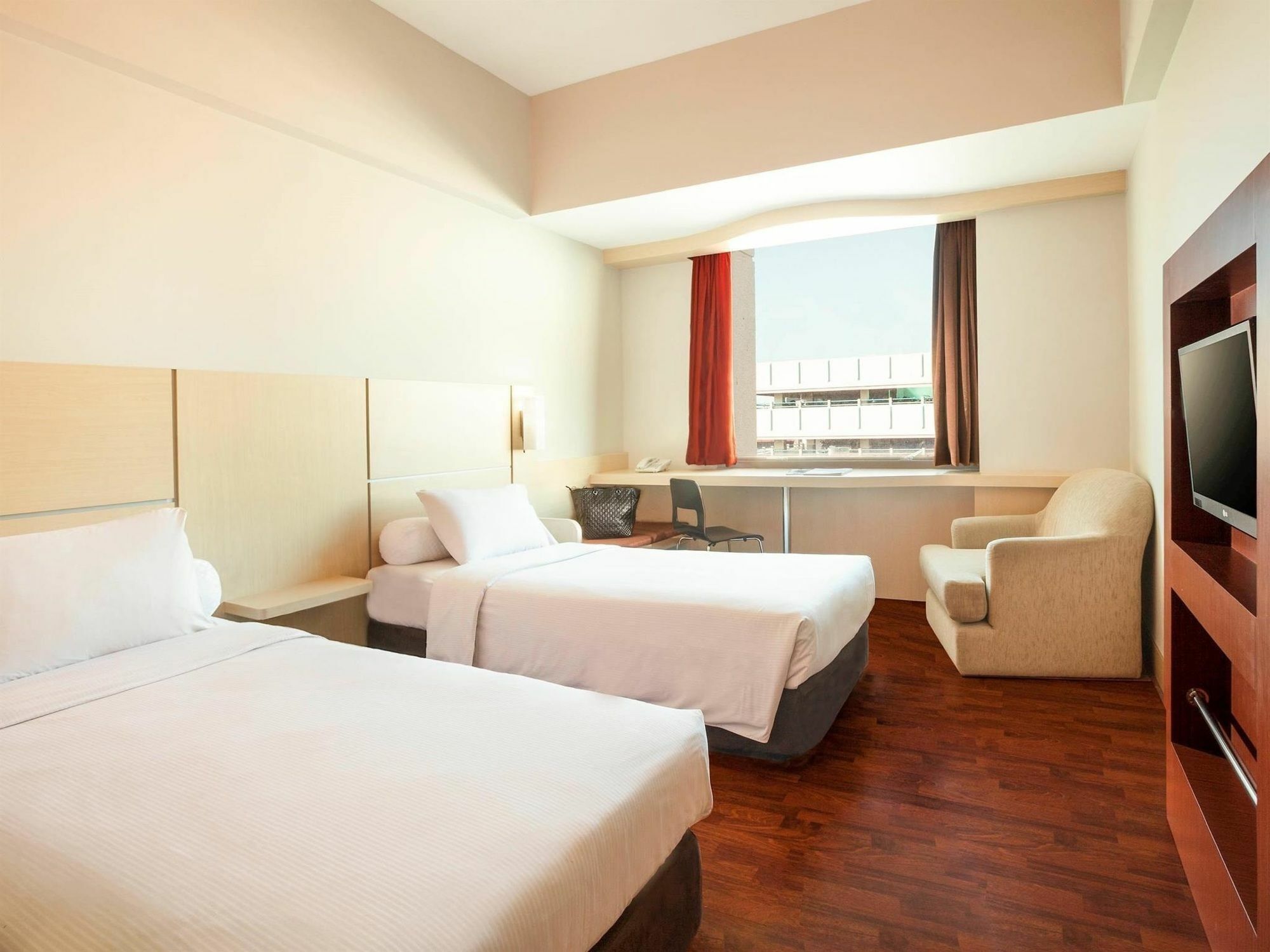 Hotel Horison Arcadia Mangga Dua Yakarta Exterior foto